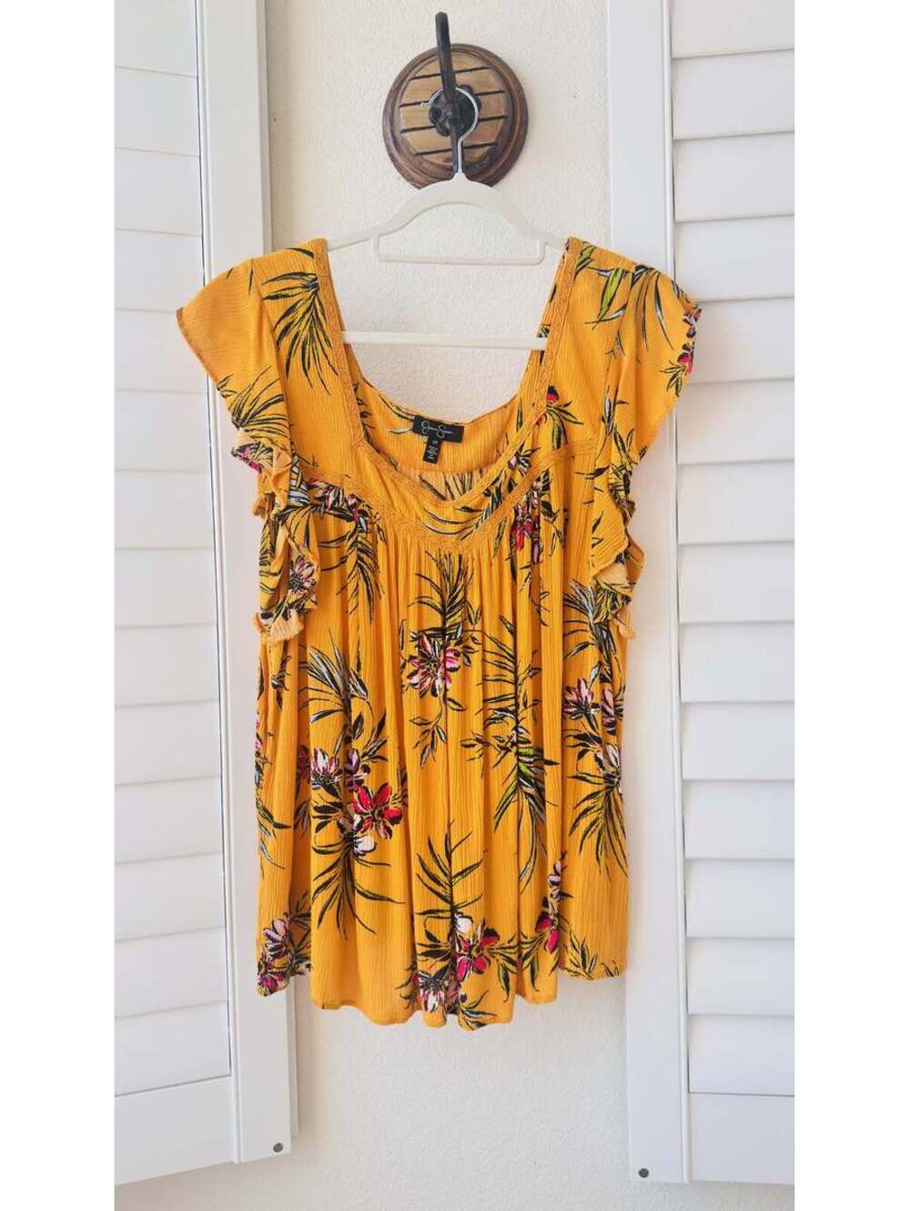 Jessica Simpson Tropical Floral Flutter Sleeve Top Size 2X